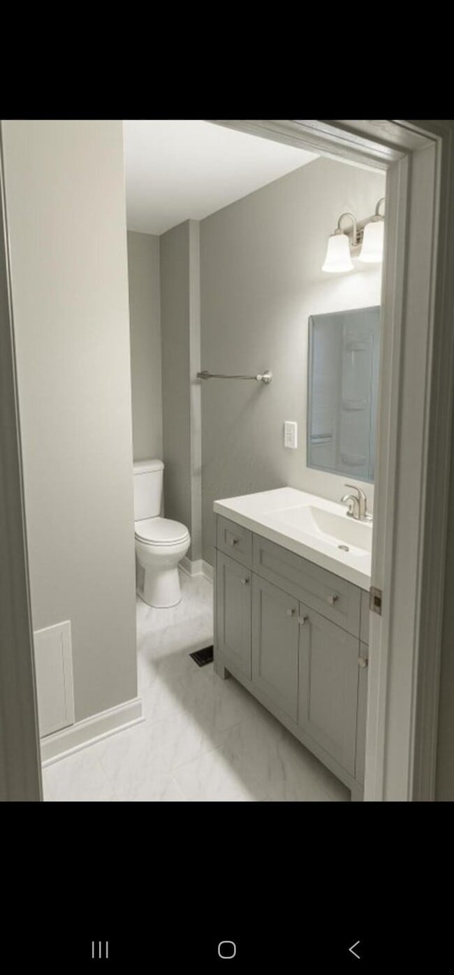 Building Photo - 785 Gilbert St