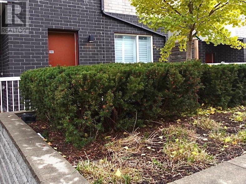 Photo principale - 1363 Neilson Rd