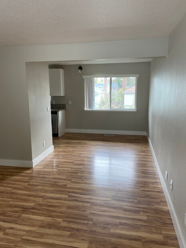 Comedor - 4404 SE 34th Ave