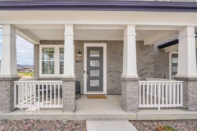 Building Photo - Sterling Ranch 3bed 3bath - like NEW!
