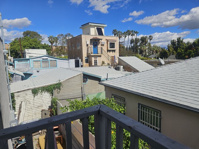 Building Photo - 5159 Clinton St