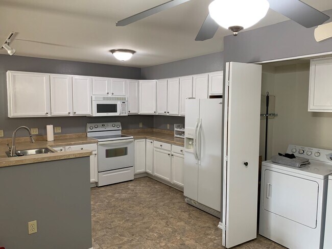 Kitchen. - W1062 Marietta Ave
