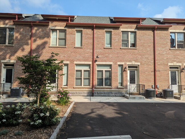 Townhome Exterior - 225 W Pastorius St