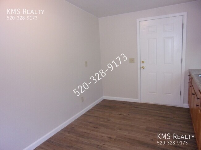 Building Photo - 530 W Pennsylvania Dr