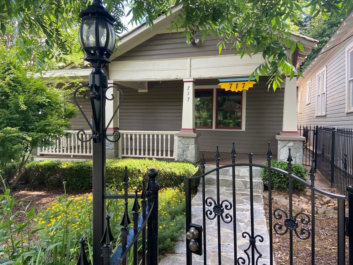 Front of house - 717 United Ave SE