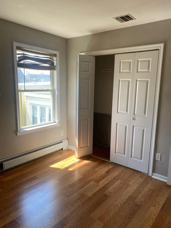 Foto del edificio - 6720 MADISON St