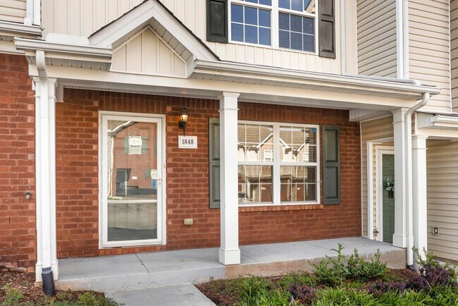 Building Photo - Beautiful Townhome in Antioch!