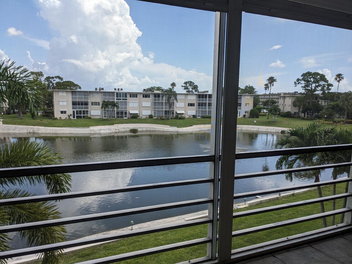 Foto principal - 2615 Garden Dr S