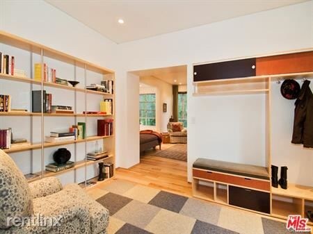 Building Photo - 3 br, 4 bath House - 8459 Ridpath Dr