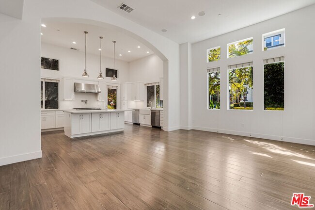 Building Photo - 5744 S Celedon Creek