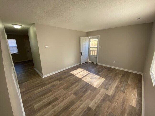 Foto del edificio - Updated 2 bedroom in convenient Durham loc...