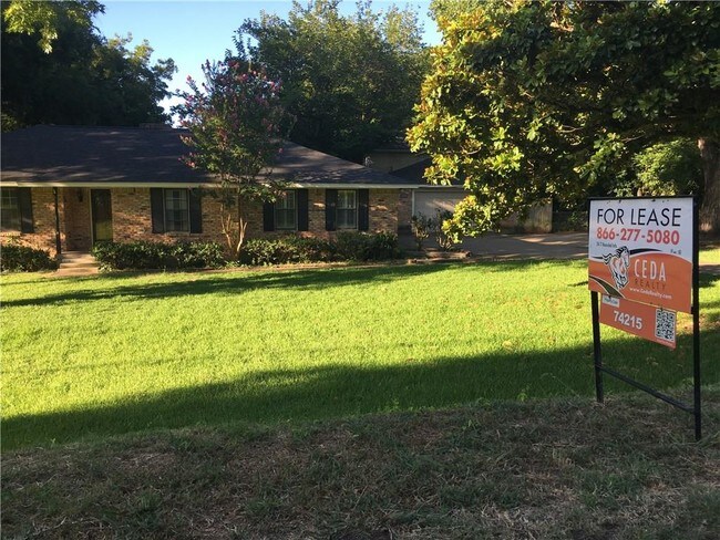 Building Photo - 412 W Spinner Rd