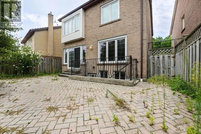 Building Photo - 44 Carlisle Crescent
