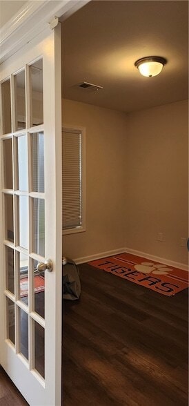 Building Photo - 140 Sunny Pt Lp