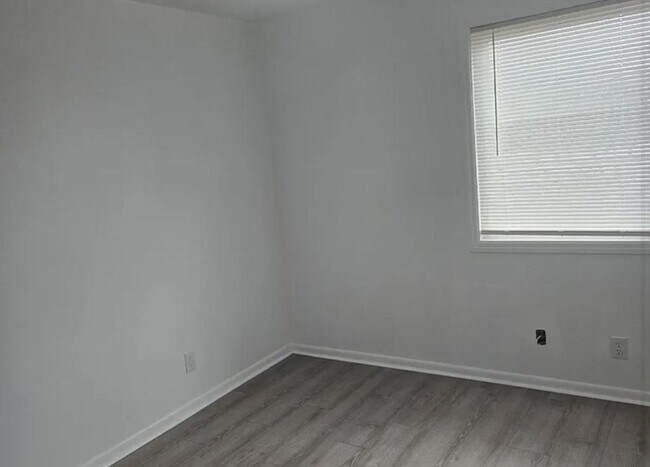 Building Photo - 2505 Nottingham Way