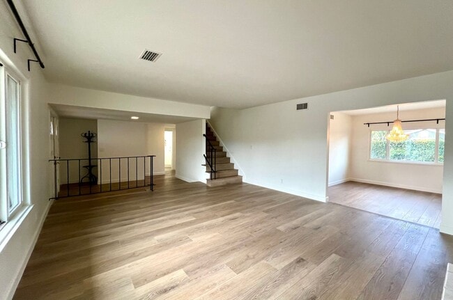 Building Photo - Rare 4 Bedroom pool home available in Cypress