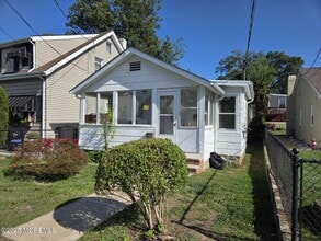 Building Photo - 31 Seeley Ave