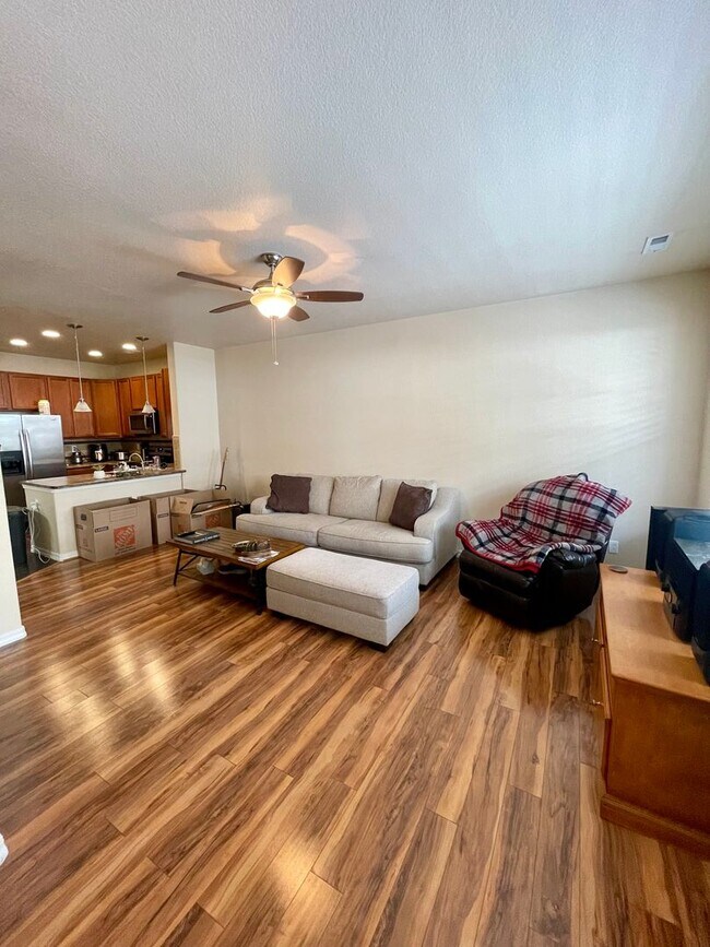 Foto del edificio - Modern Townhome