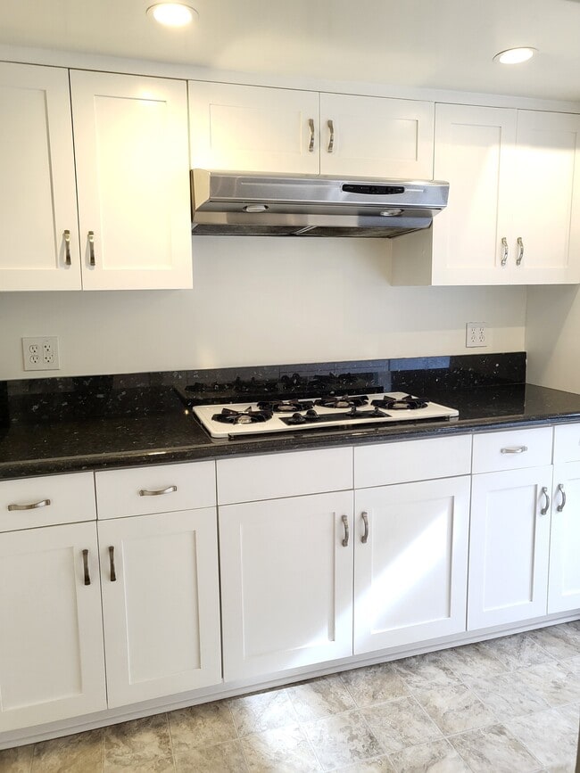 Photo - 312 S Elm Dr Townhome