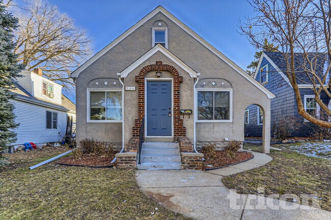 Foto del edificio - 906 Cherokee Ave