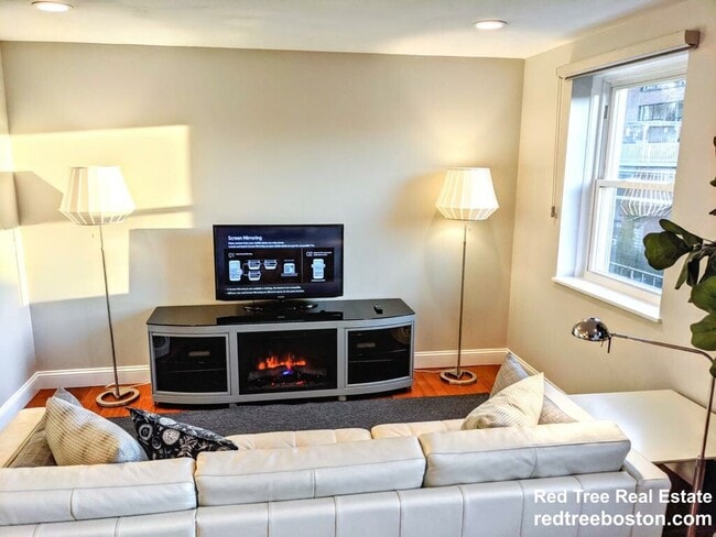 Photo - 27 Bowdoin St Apartment