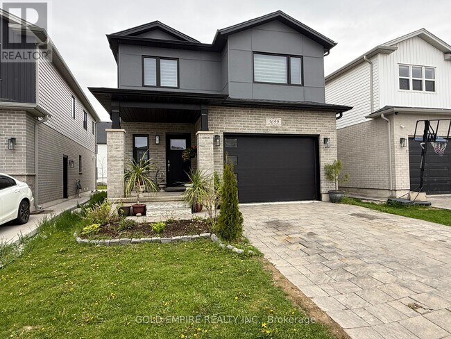 Photo du bâtiment - 3699 Somerston Cres
