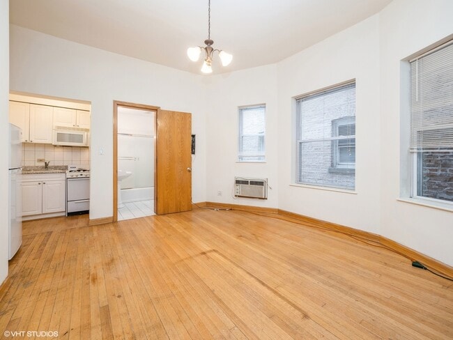 Foto del edificio - 4518 N Sheridan Rd