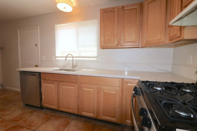 Building Photo - 8753 Lamar St