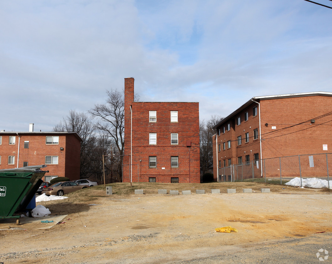 Building Photo - 3754 Martin Luther King Jr Ave SE