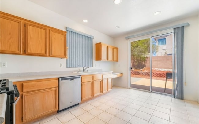 Foto del edificio - 8926 W Rochelle Ave