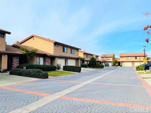 Foto del edificio - 1061 N Glendora Ave