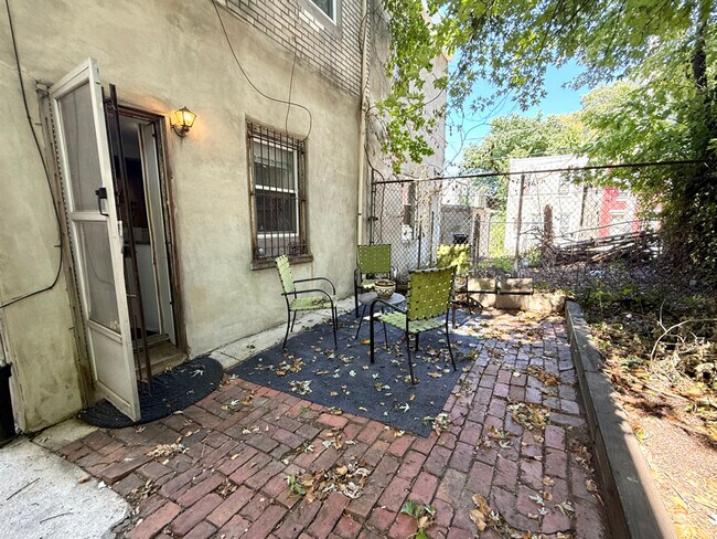 Building Photo - 657 N 37th St