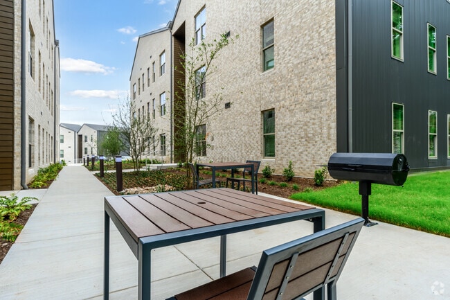Community Picnic Tables - The Finch