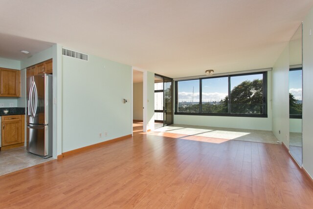 Primary Photo - Executive 1/1 YACHT HARBOR TOWER