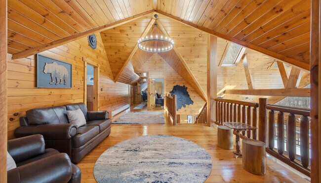 Building Photo - 241 Campbell Rd