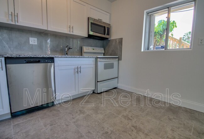 Building Photo - 10632 Woods Cir