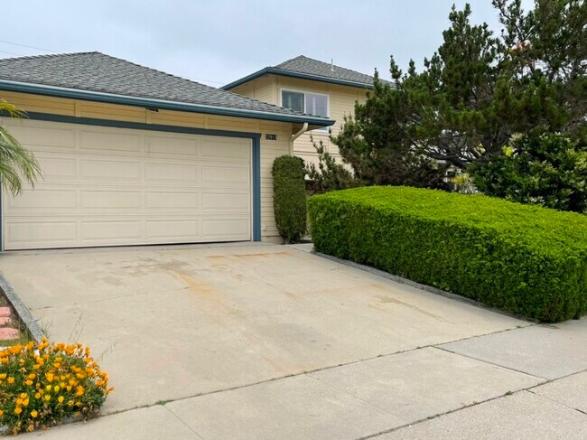 Foto del edificio - 22913 Juniper Ave