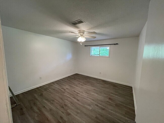 Building Photo - 3312 Northview Drive