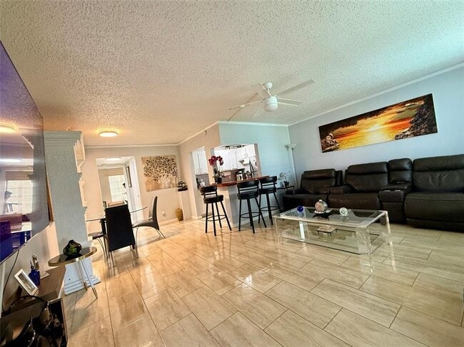 Foto del edificio - 355 Oakridge T