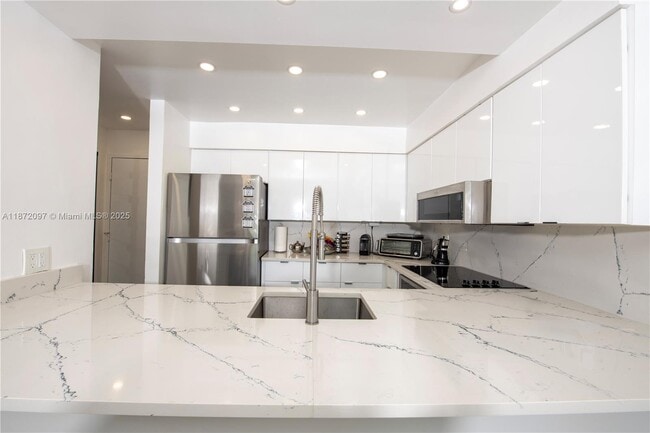 Building Photo - 401 Ocean Dr