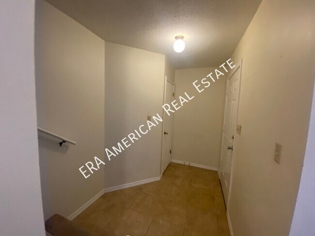 Building Photo - 1711 Brighton Cove