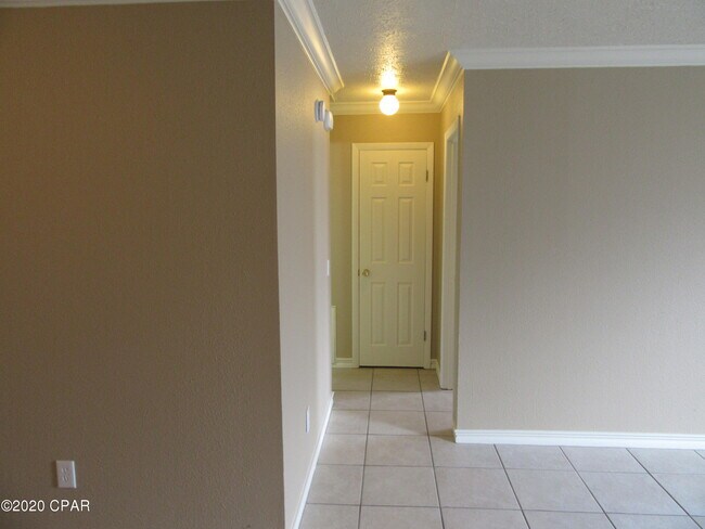 Building Photo - 1104 W 19th Ct