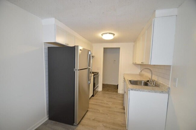 Foto del edificio - 1077 East Ave