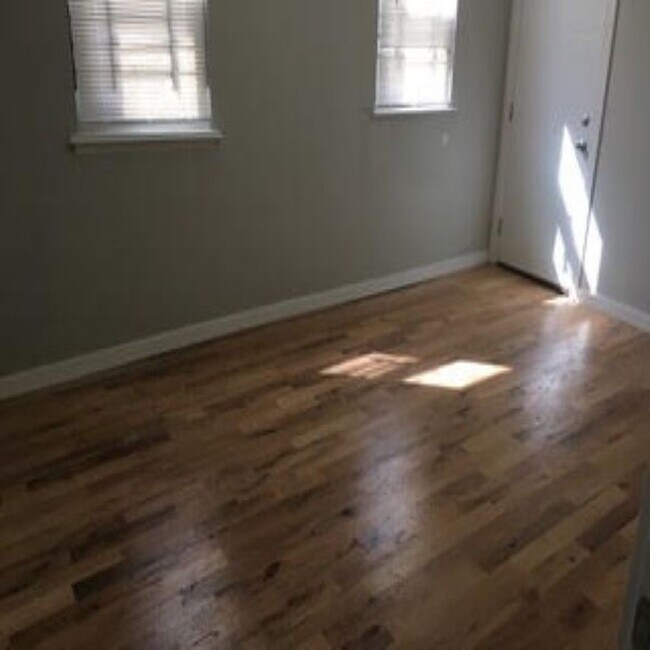 Foto del edificio - 701 E Clearfield St