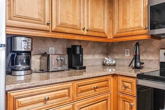 Building Photo - 7100 N Ocean Blvd