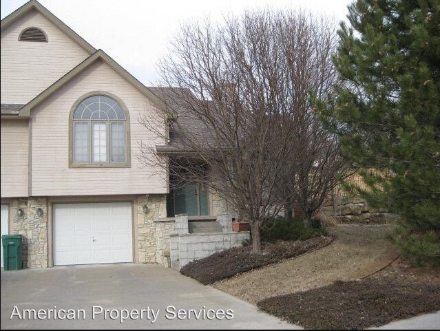 Building Photo - 3722 Everett Dr