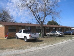 Building Photo - 212 Simmons Ave