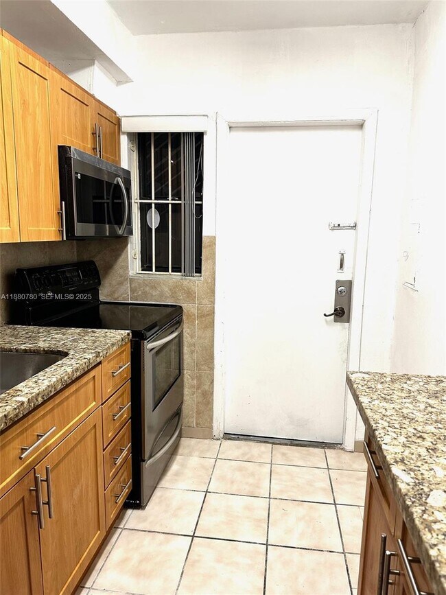 Foto del edificio - 3401 SW 9th Terrace