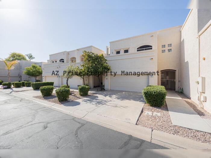 Primary Photo - 1326 W Coral Reef Dr
