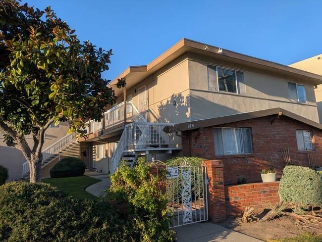 Patio delantero - Belleview Apartments